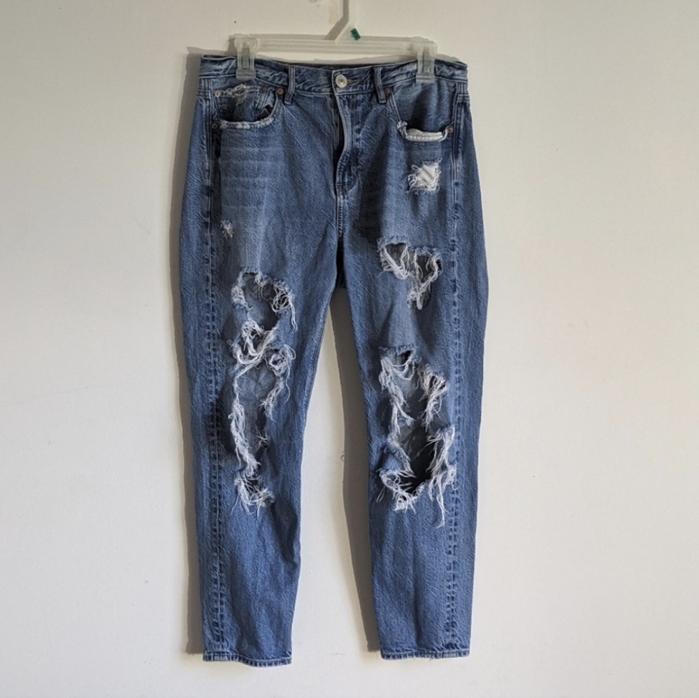 American Eagle 90s Slim Boyfriend Distressed Jeans
